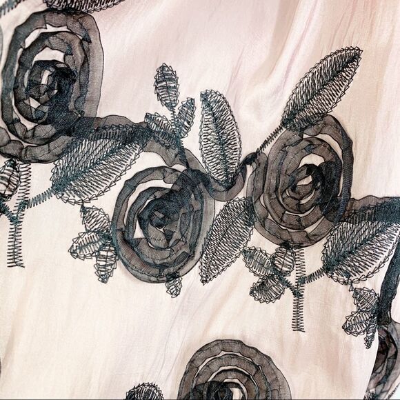 Laura Canada Cap-Sleeve Black V-Neck Top Mauve Full Skirt w/Appliqué Prom Dress - Picture 7 of 16